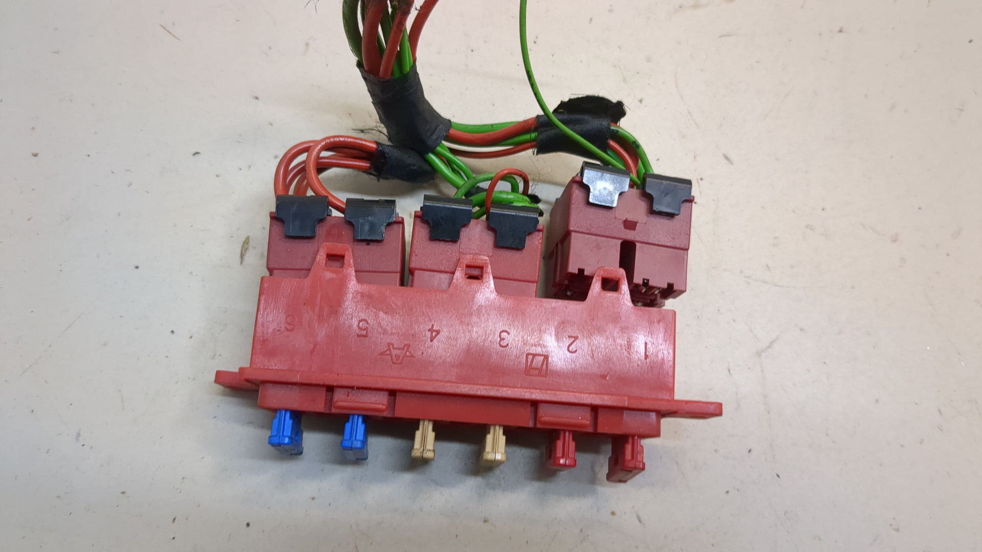 Блок предохранителей