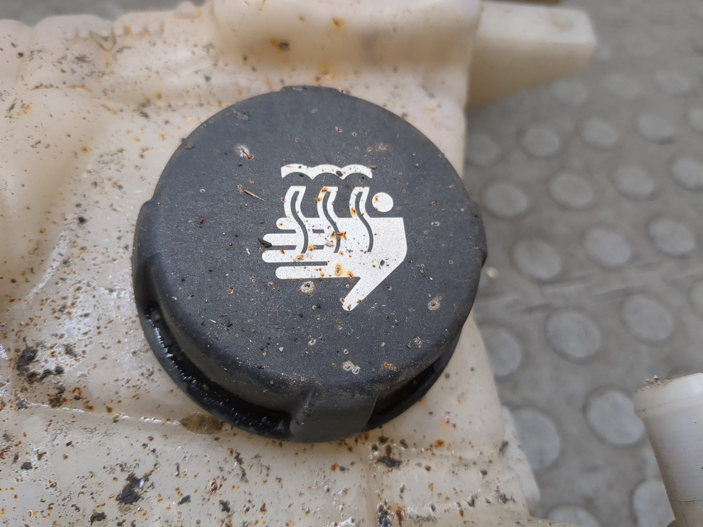 Бачок расширительный