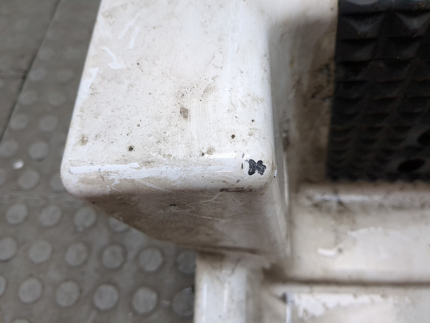 Подножка правая