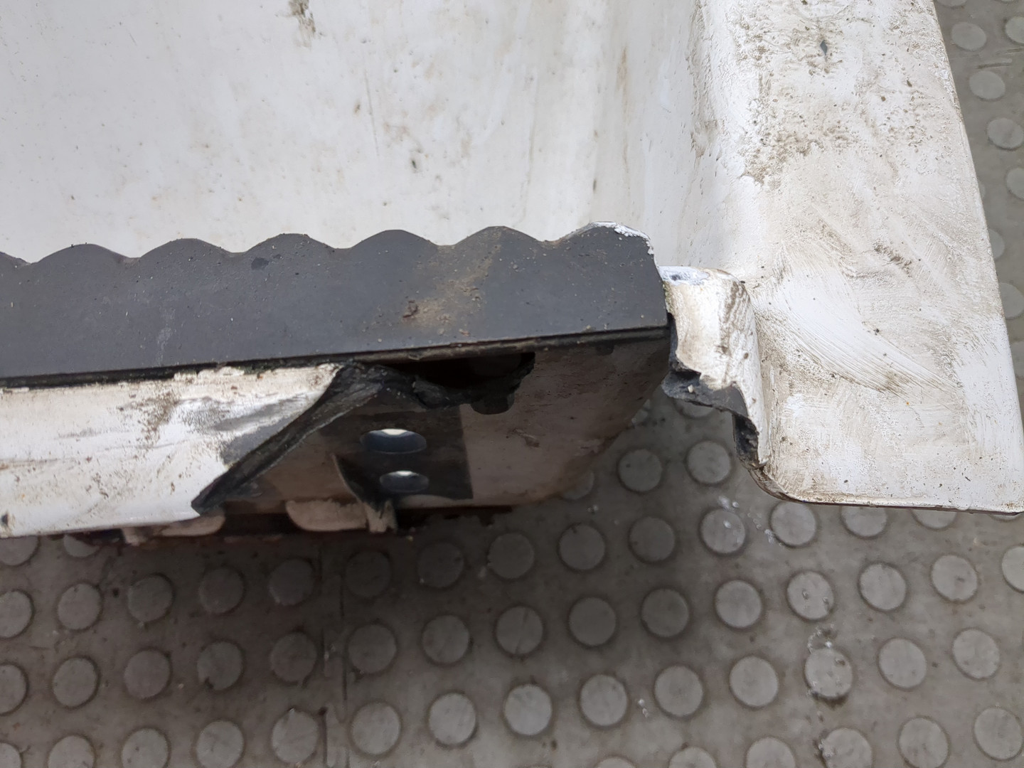 Подножка правая