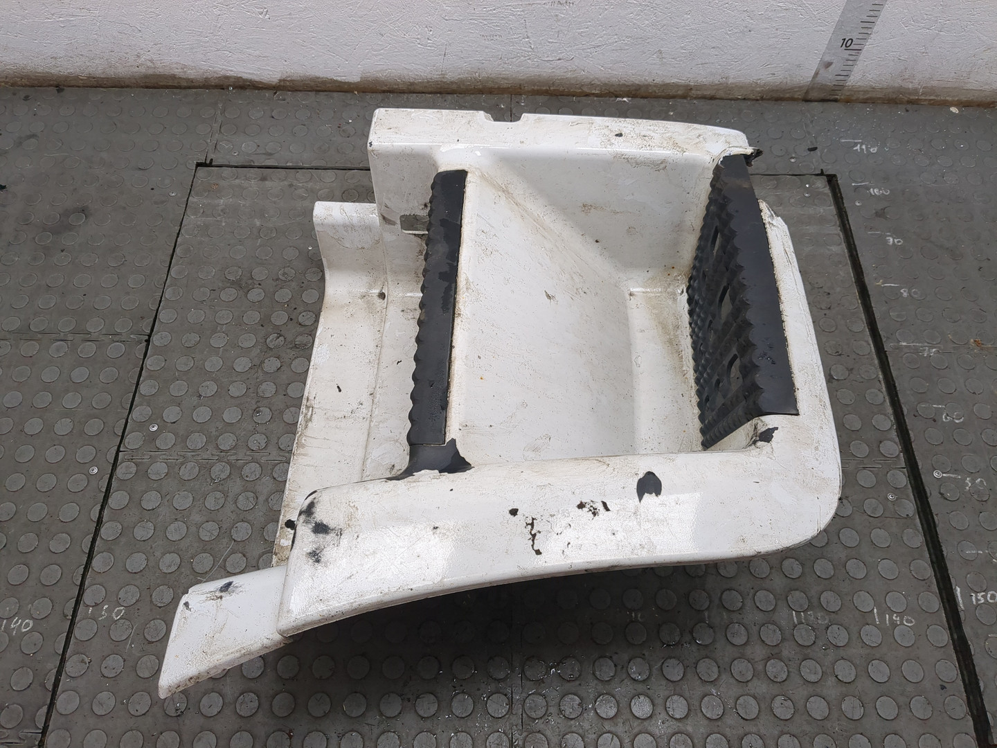 Подножка правая