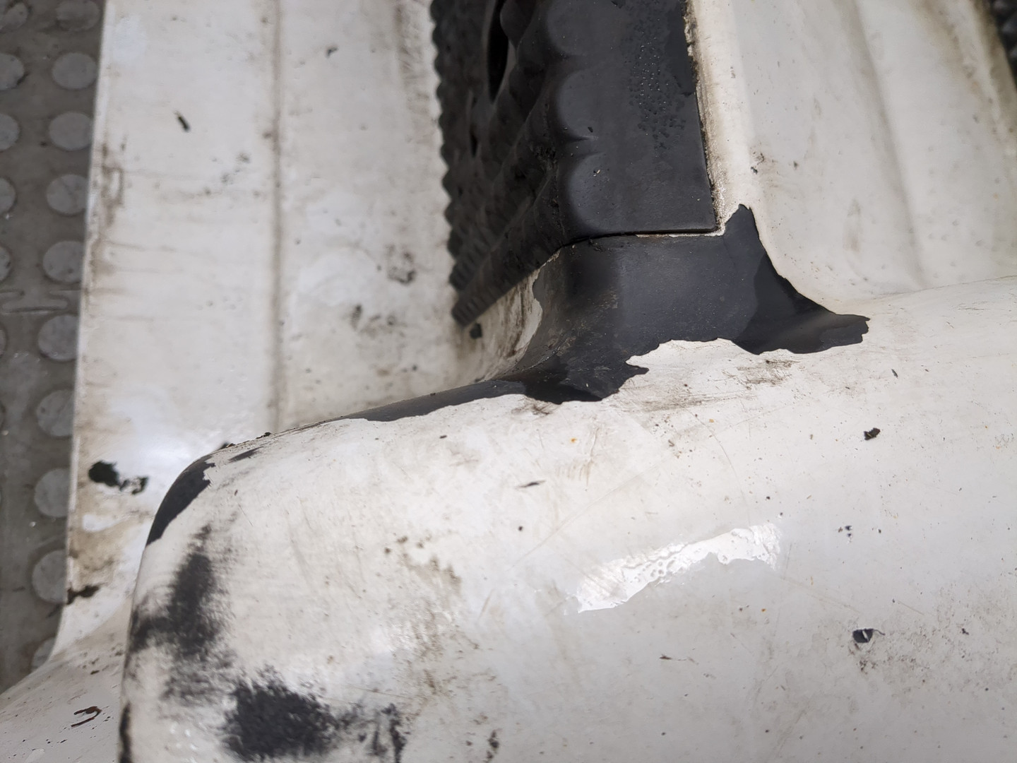 Подножка правая