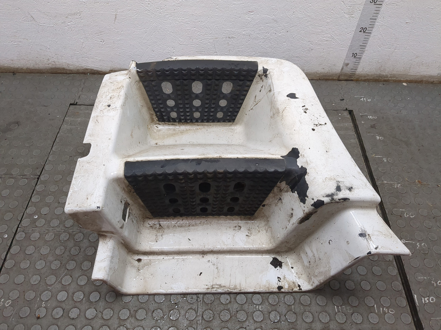 Подножка правая