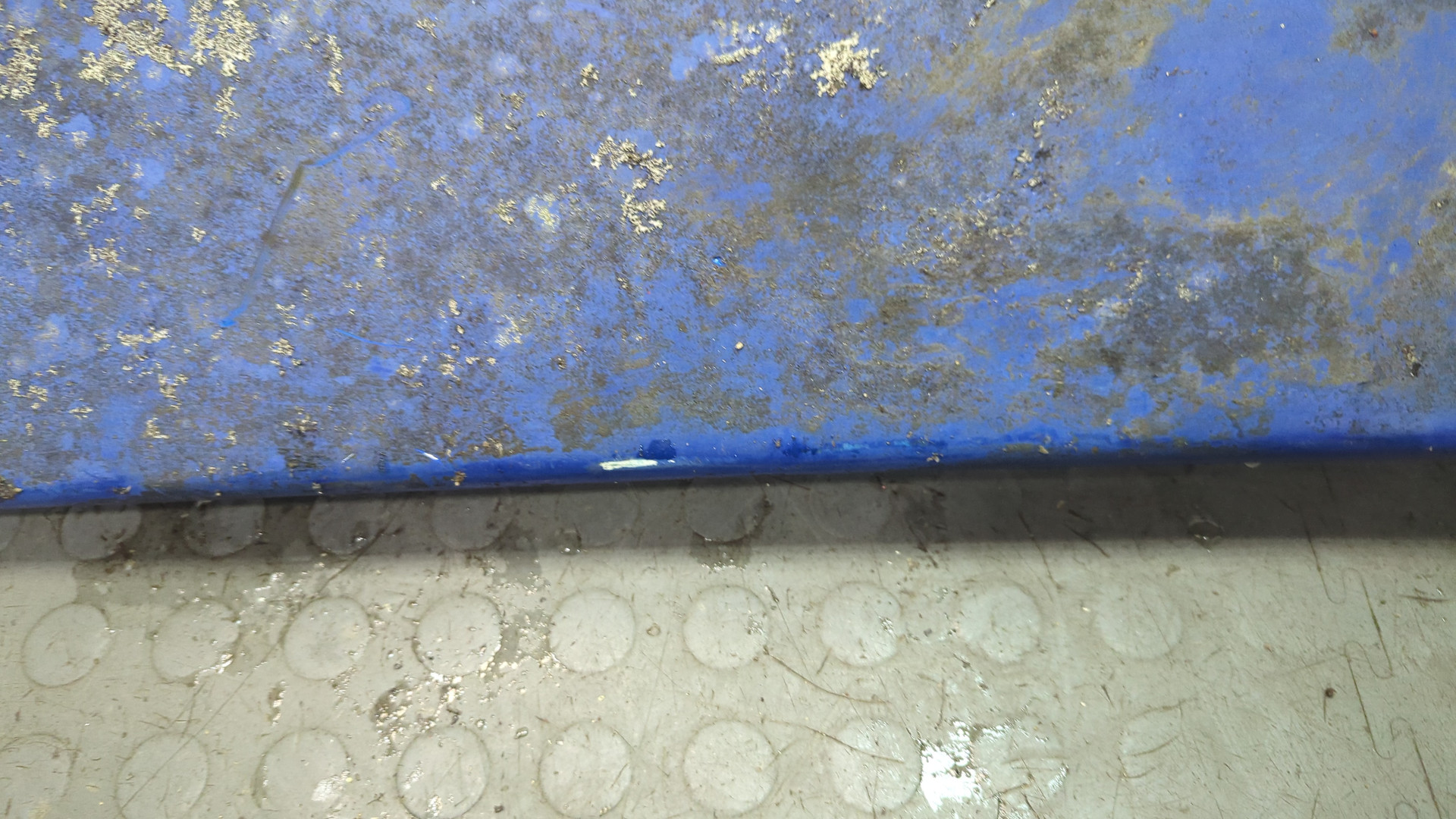 Спойлер переднего бампера левый