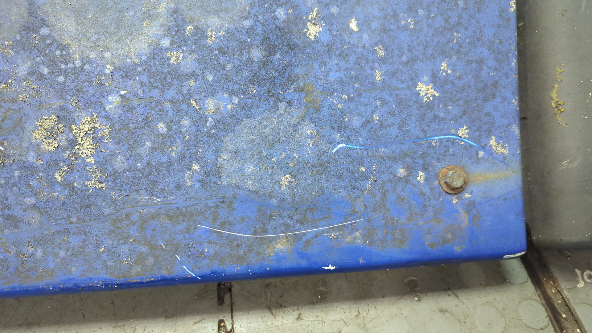 Спойлер переднего бампера левый