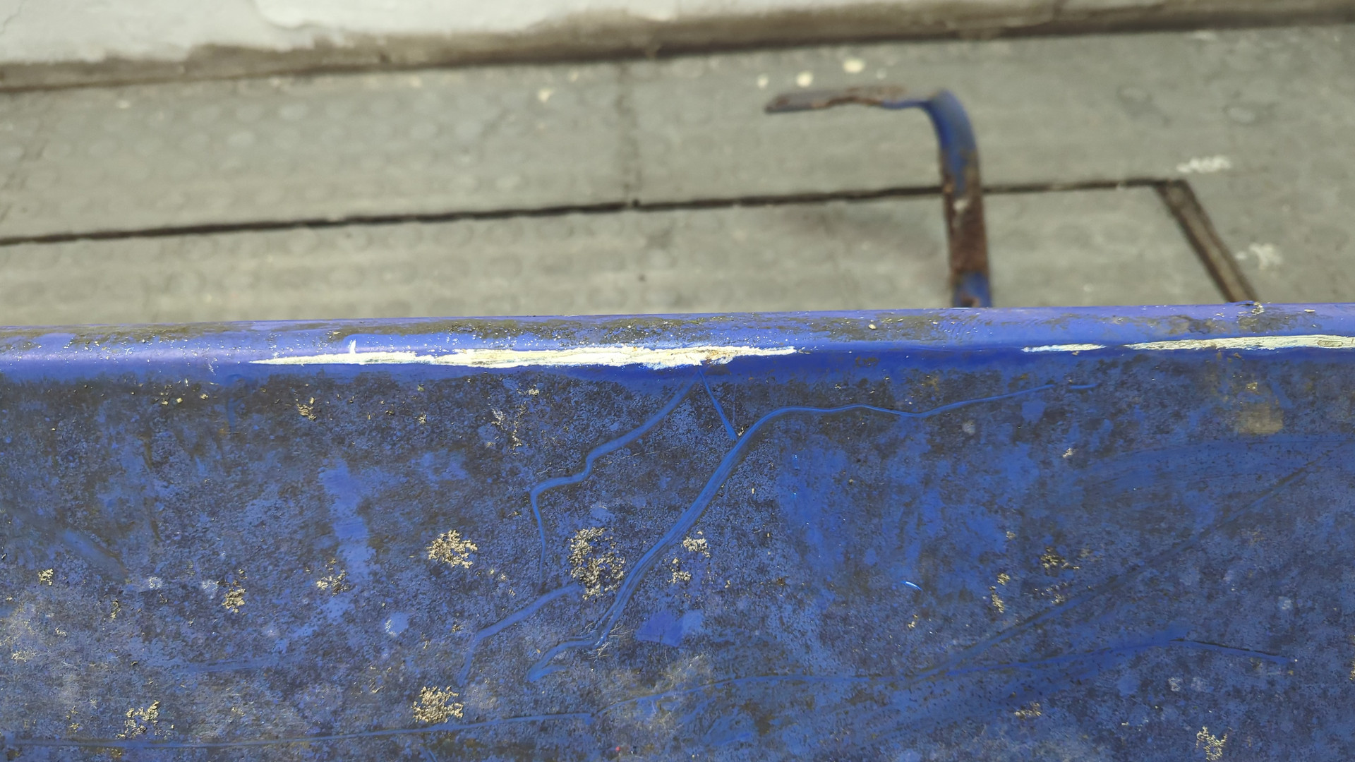 Спойлер переднего бампера левый