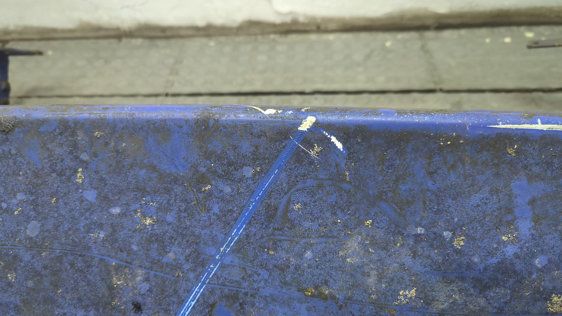 Спойлер переднего бампера левый