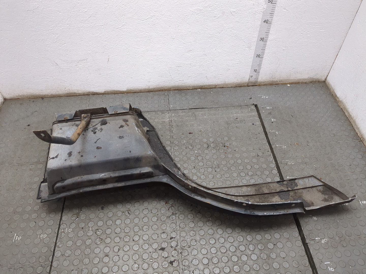 Подножка левая