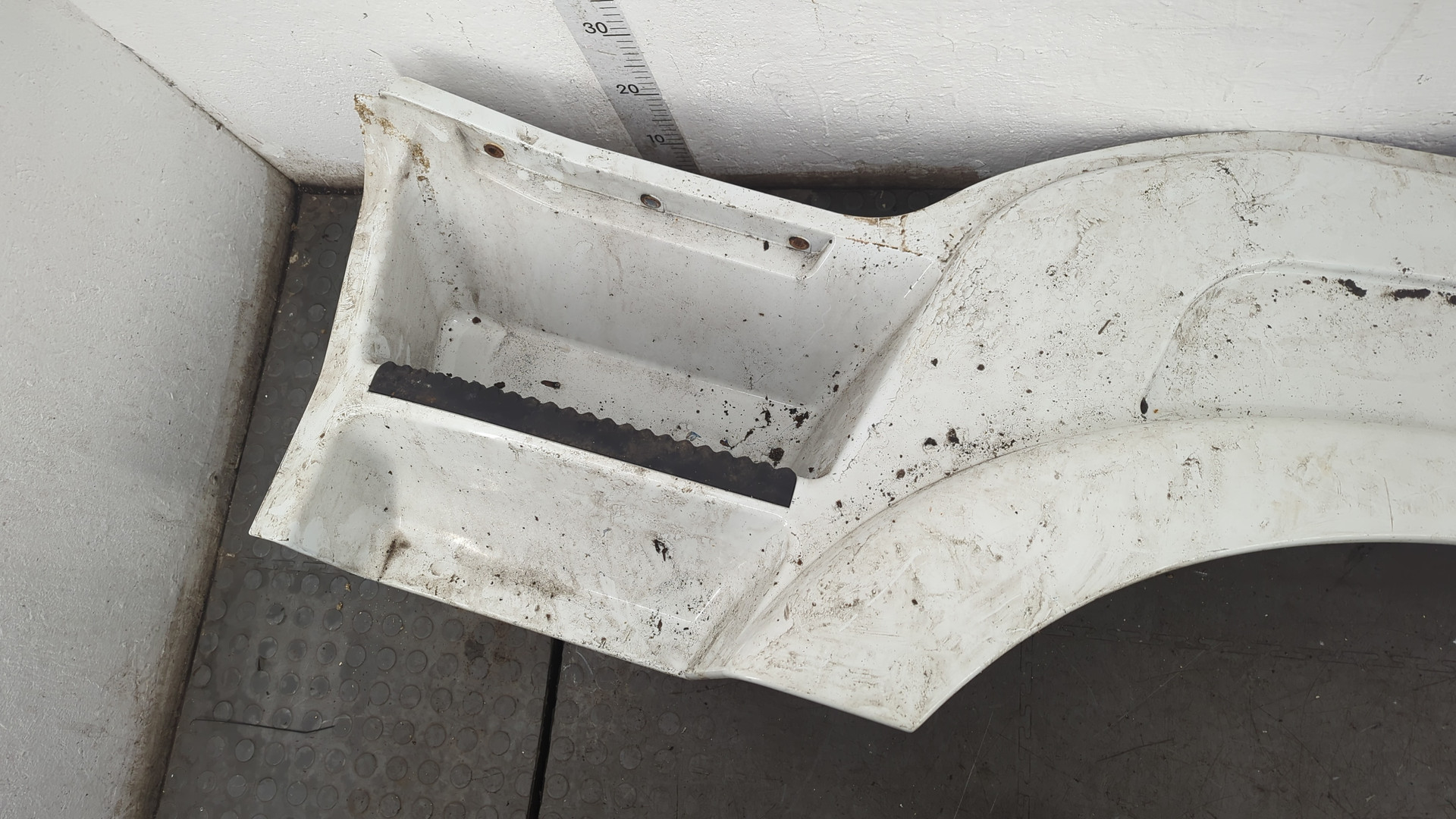 Подножка левая