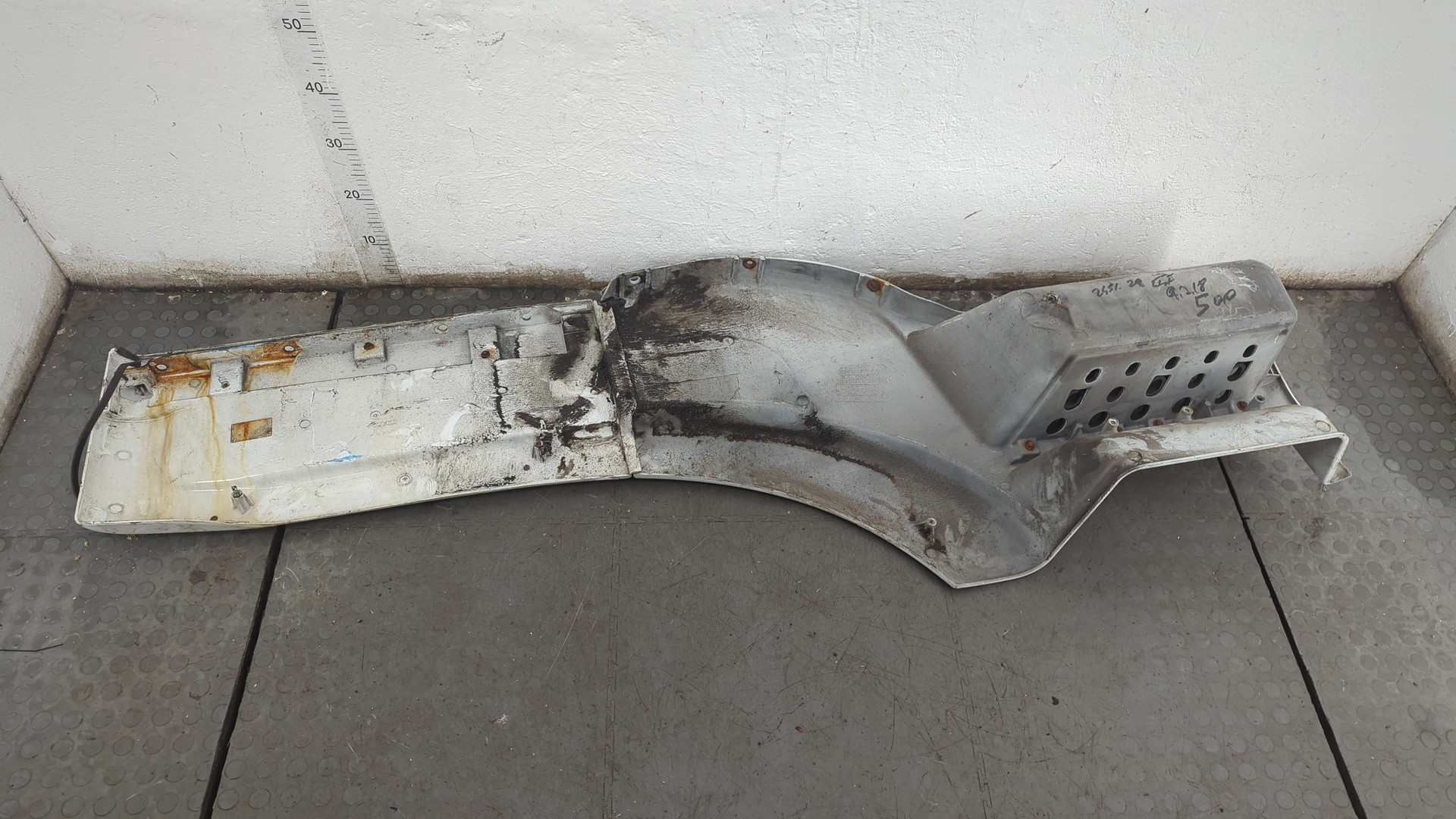 Подножка левая