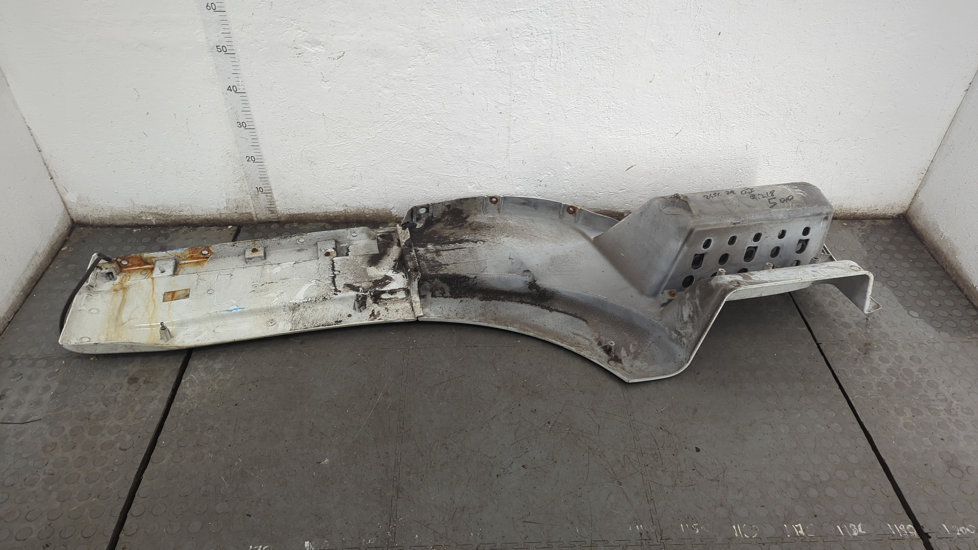 Подножка левая