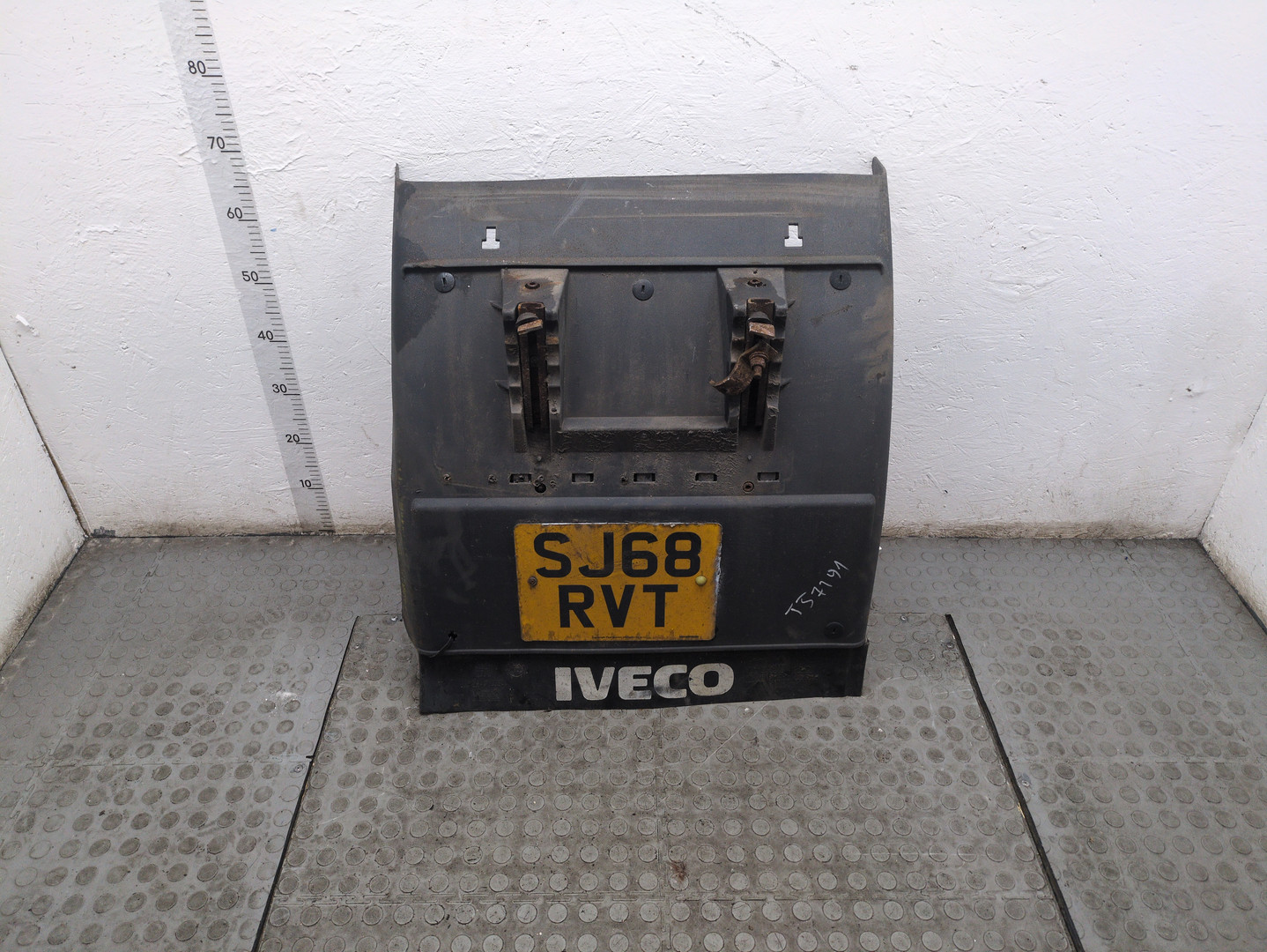 Кузовной элемент