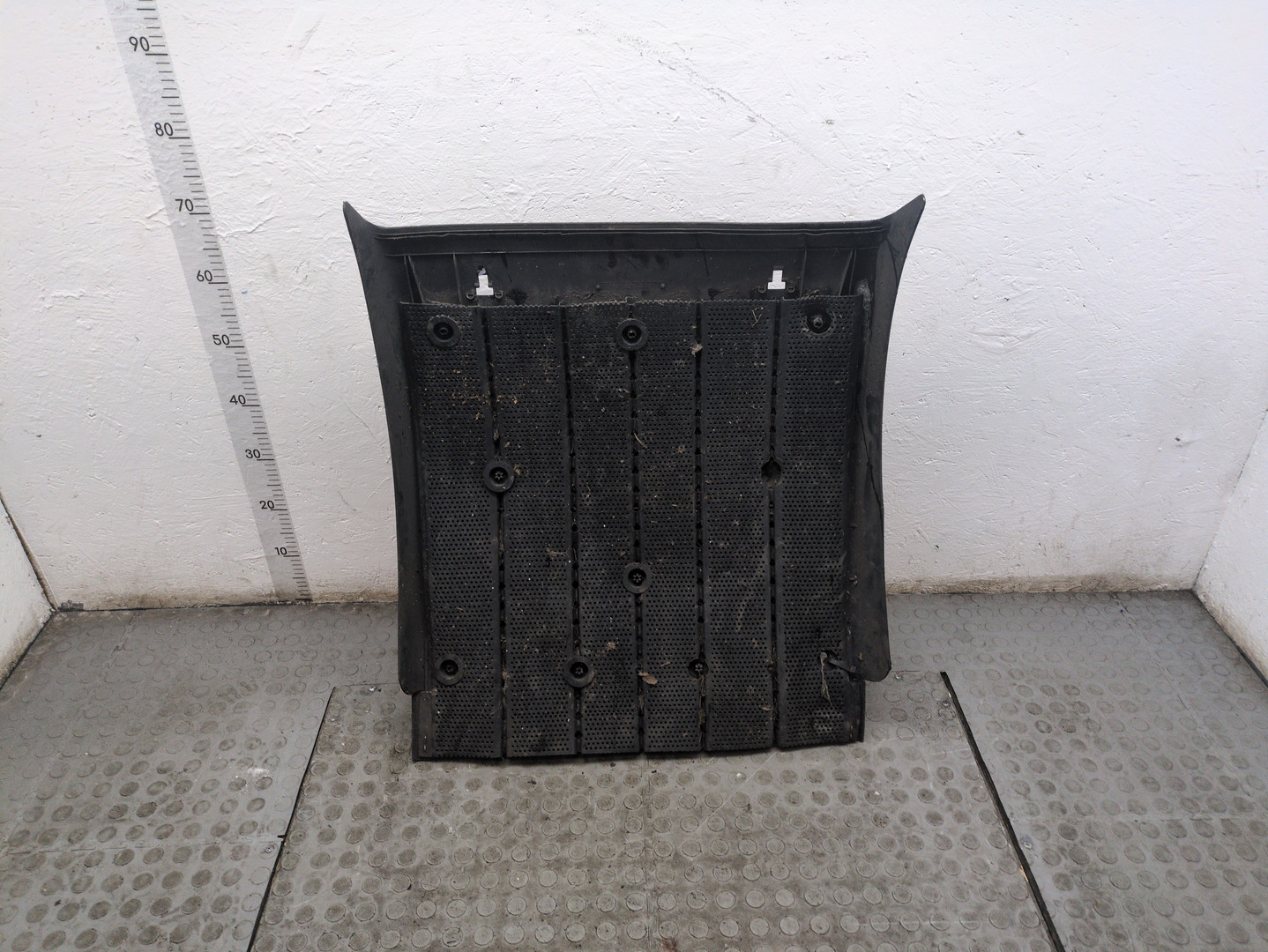 Кузовной элемент