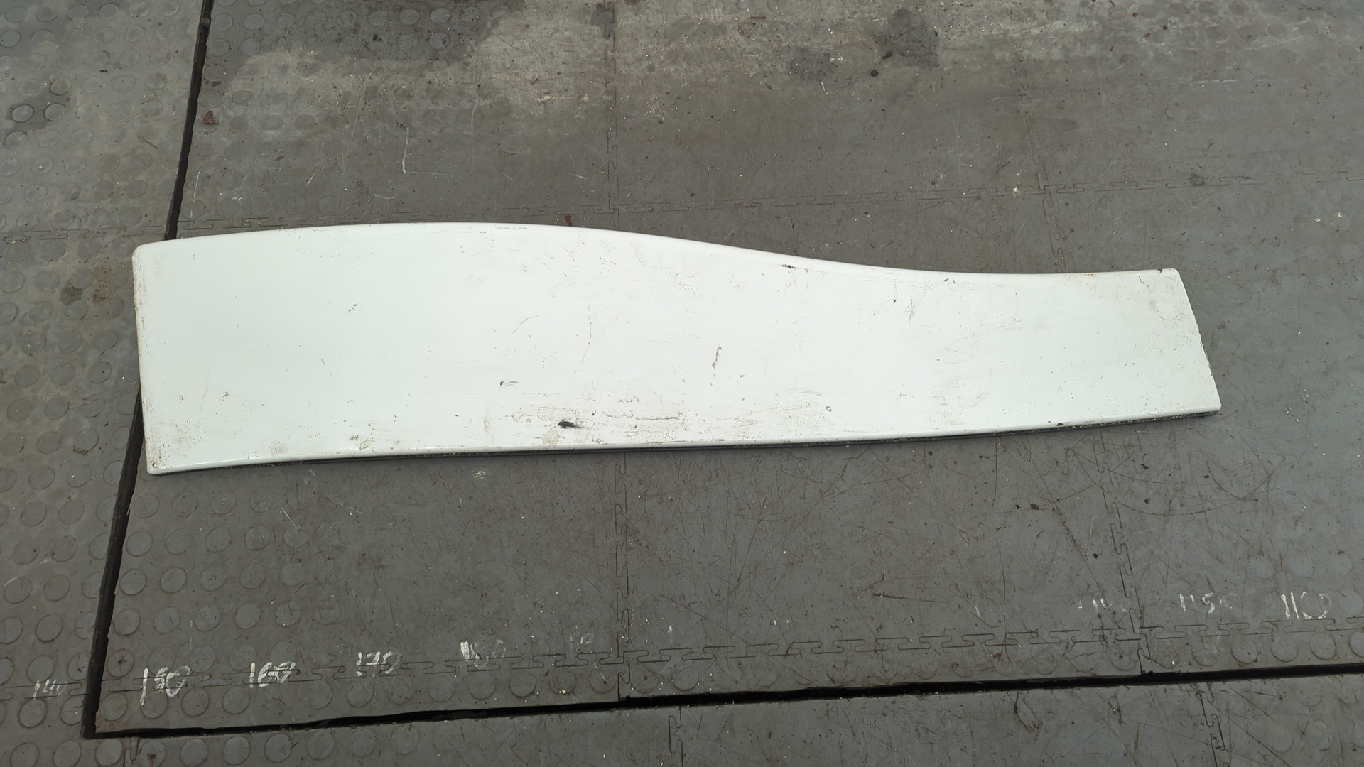 Крыло заднее правое