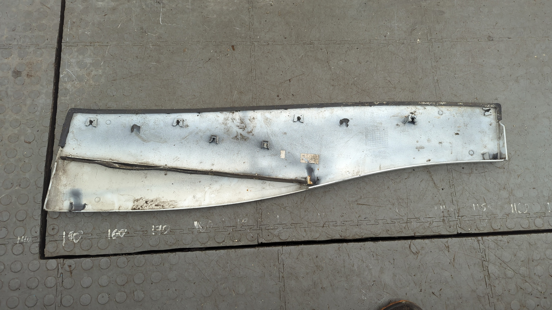 Крыло заднее правое