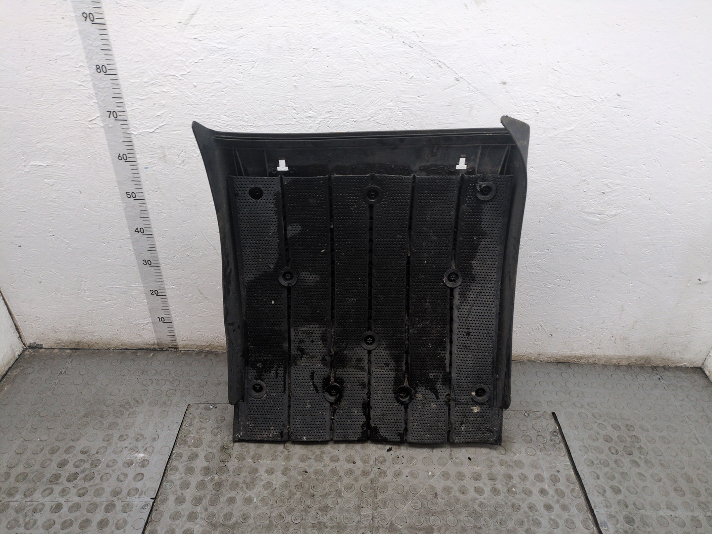 Кузовной элемент