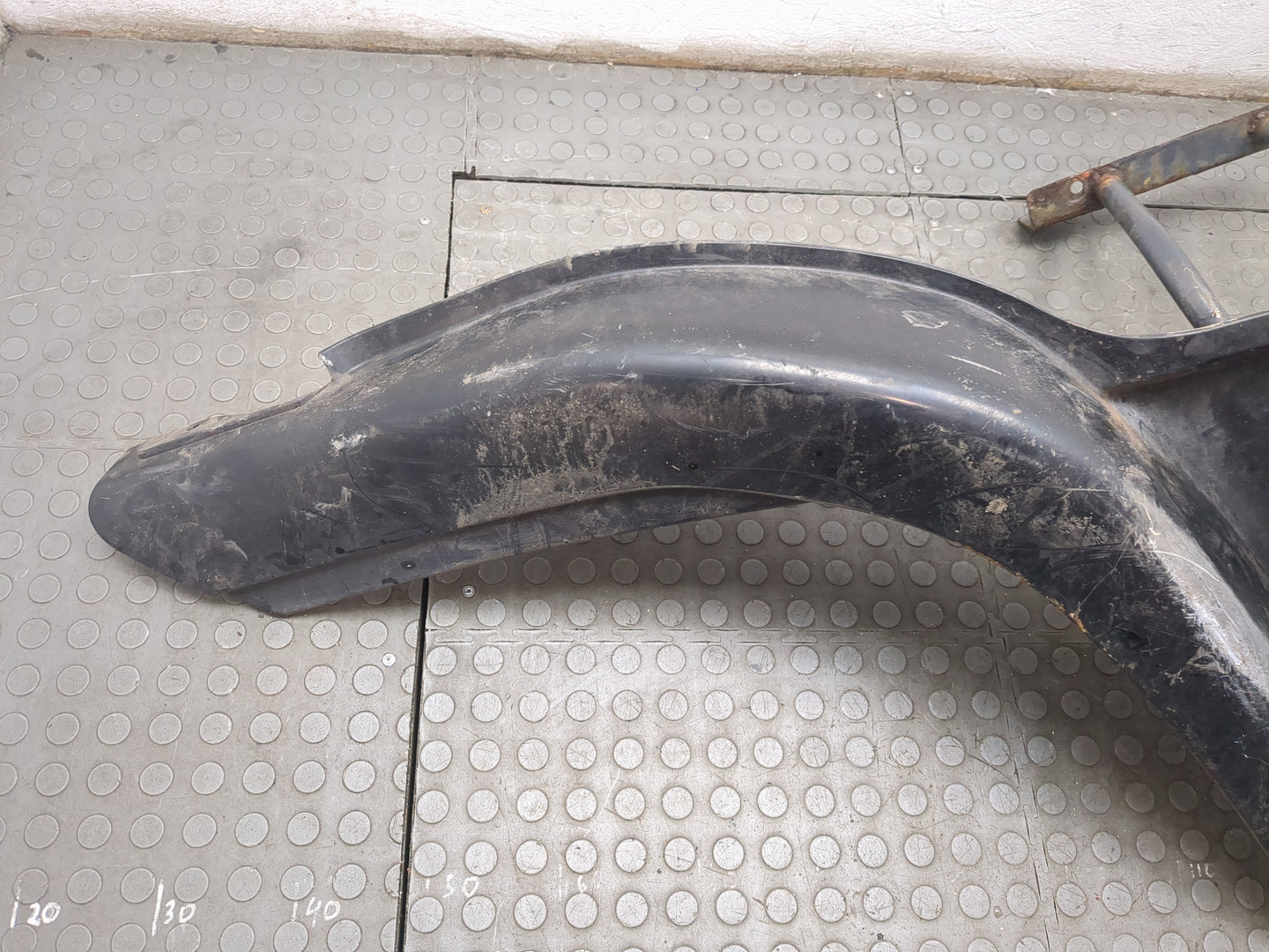 Подножка правая