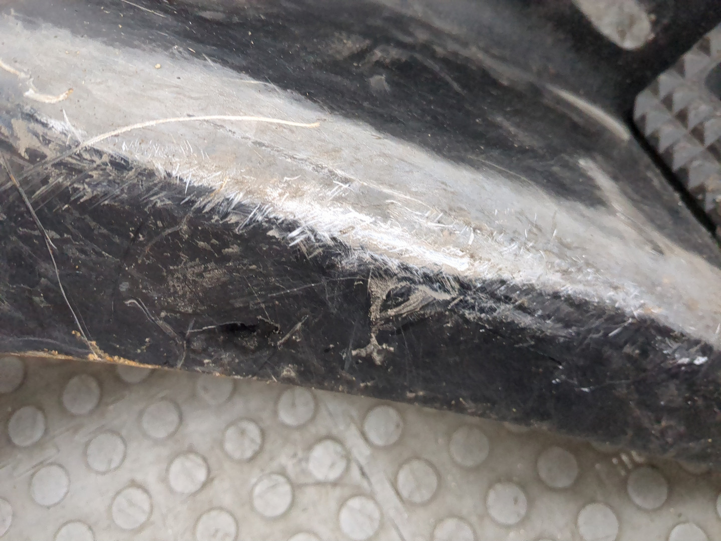 Подножка правая