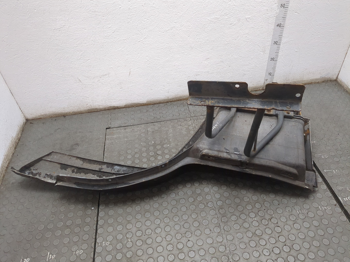 Подножка правая