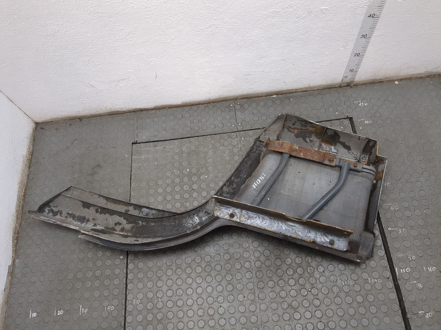 Подножка правая