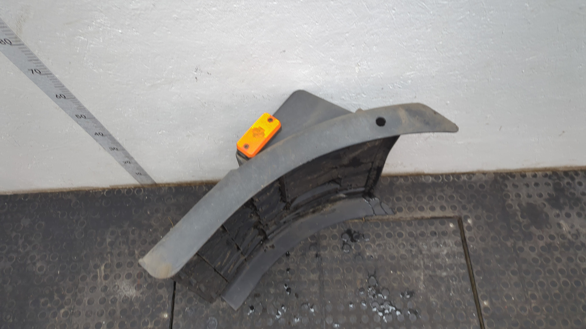 Крыло заднее левое