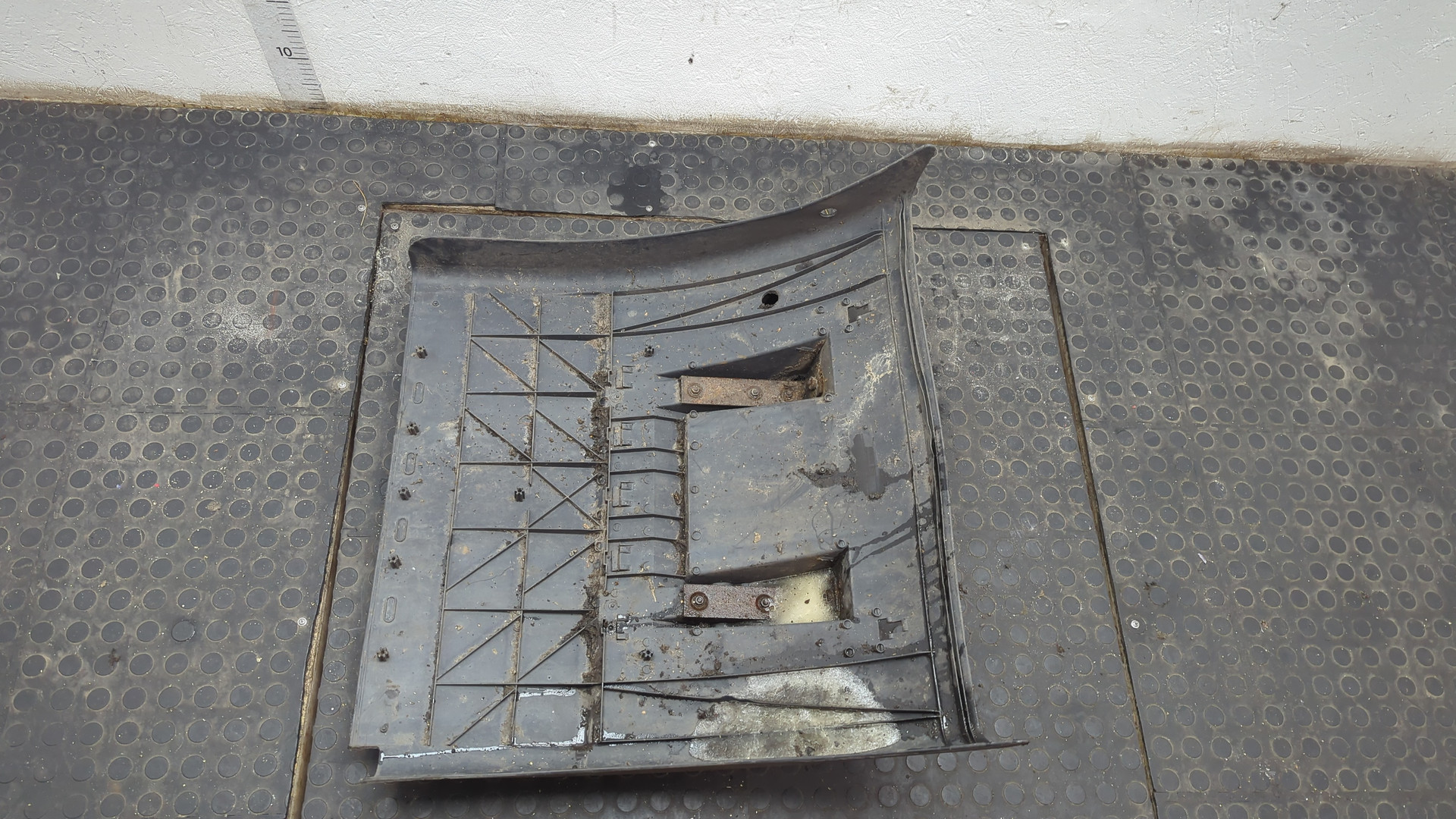 Крыло заднее левое