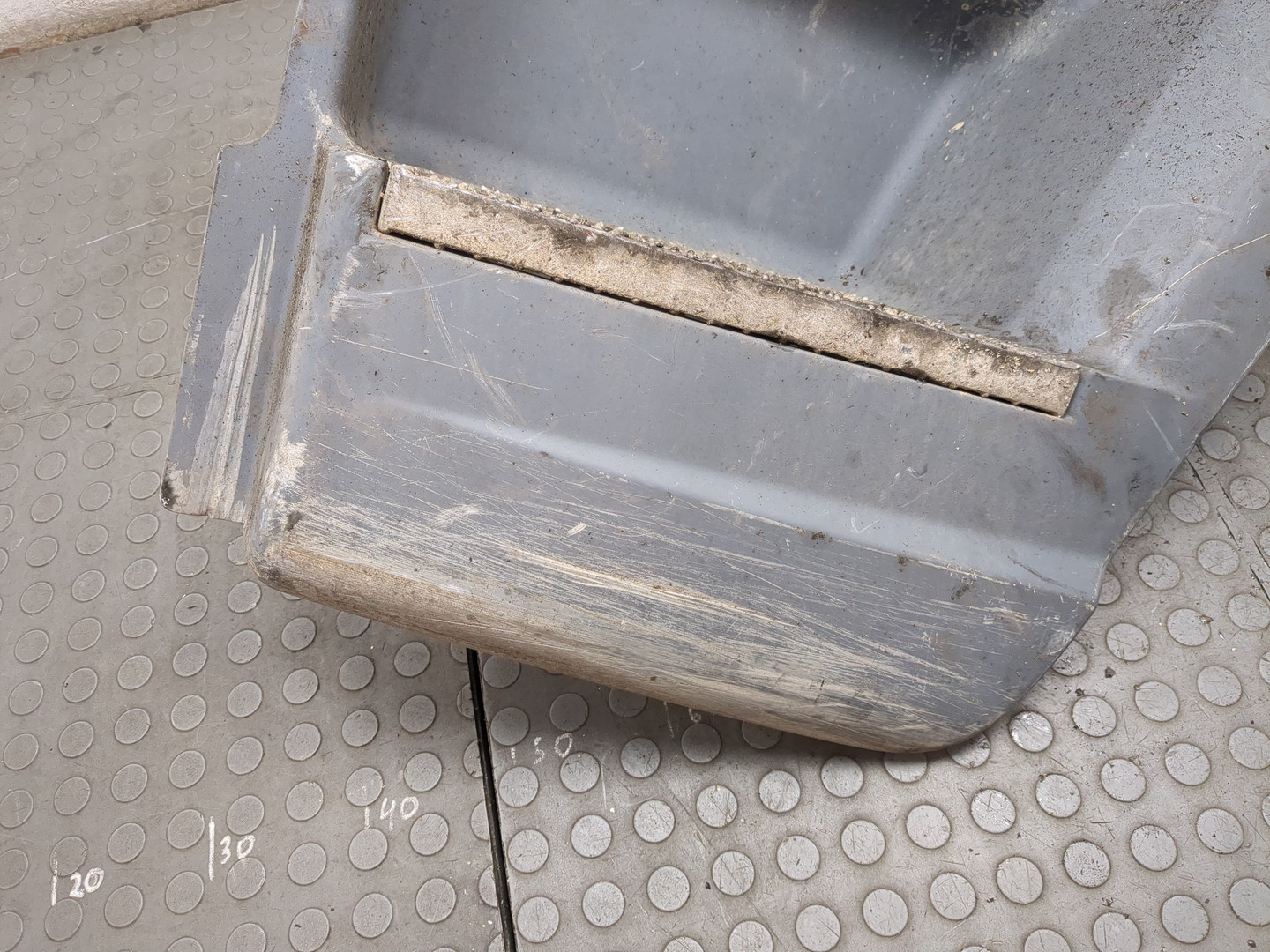 Подножка левая