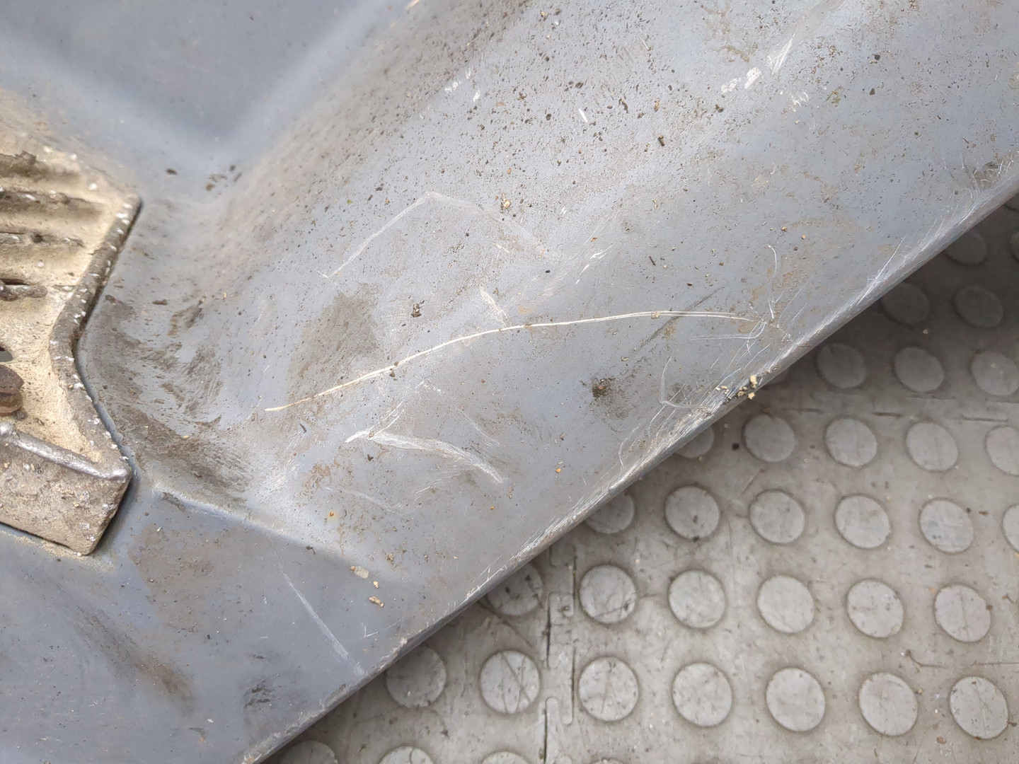 Подножка левая