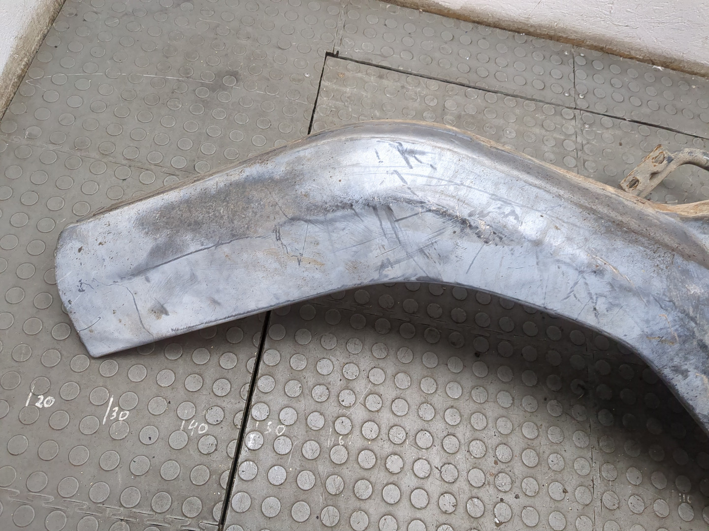 Подножка правая