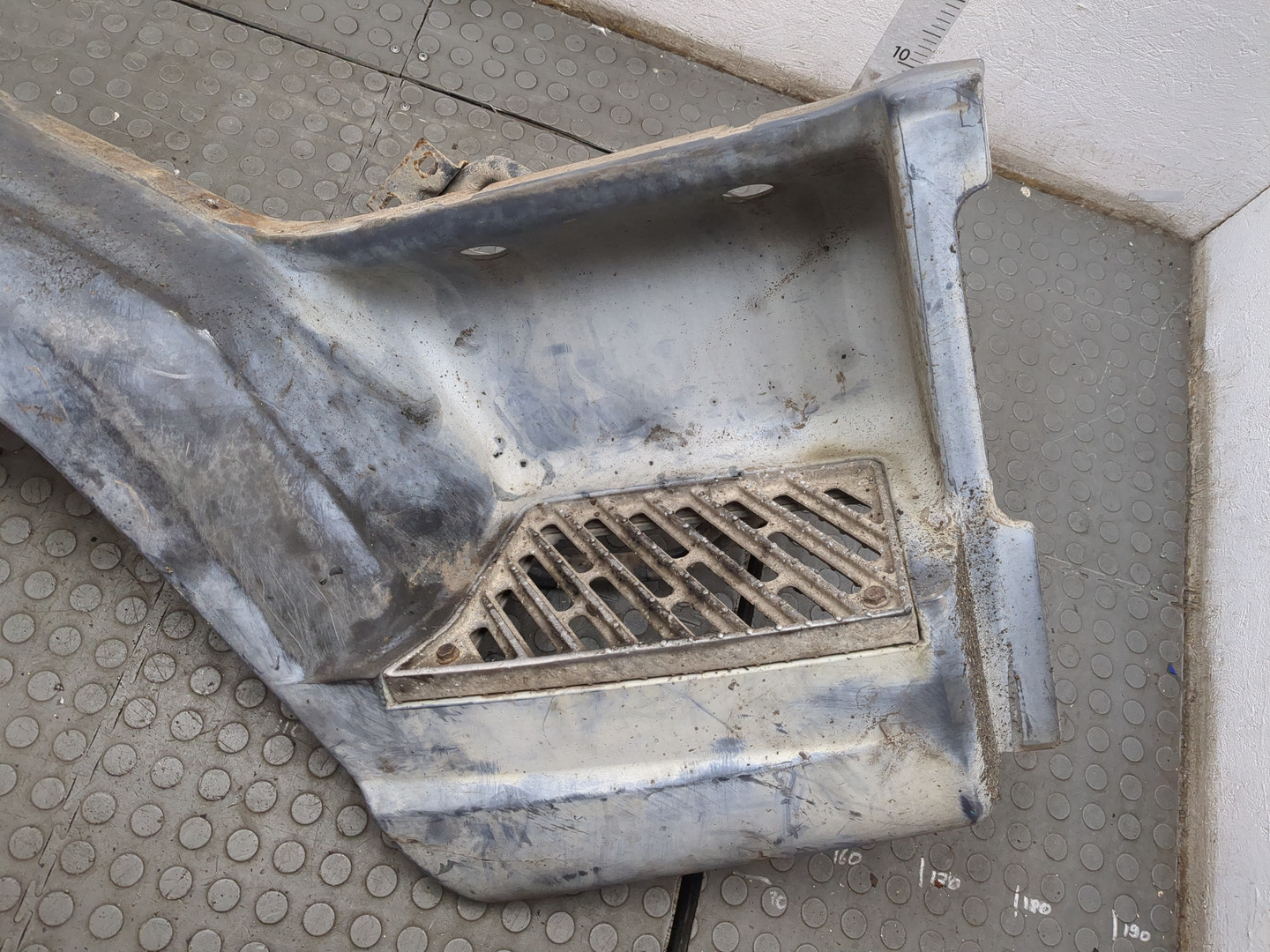 Подножка правая