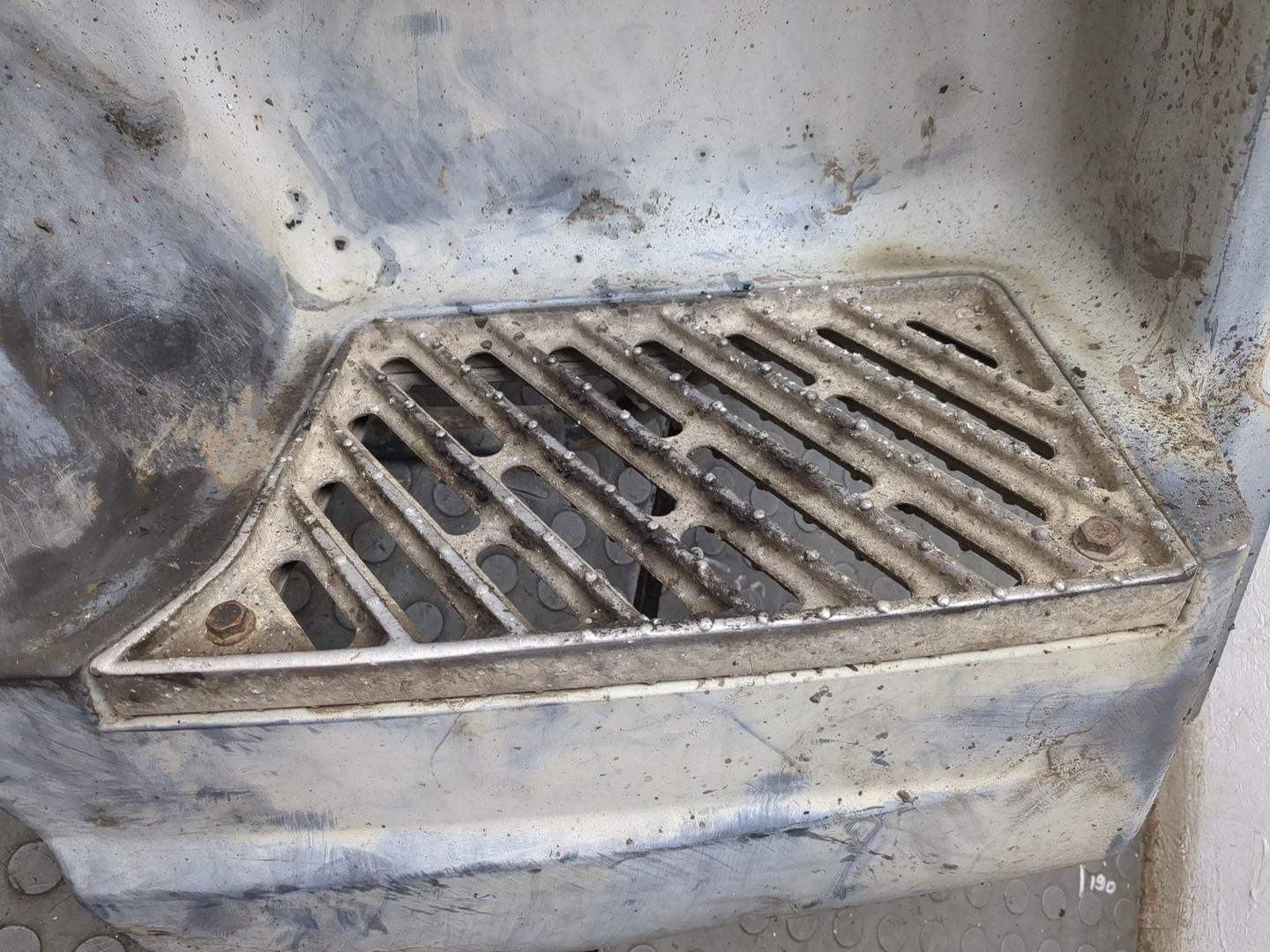 Подножка правая