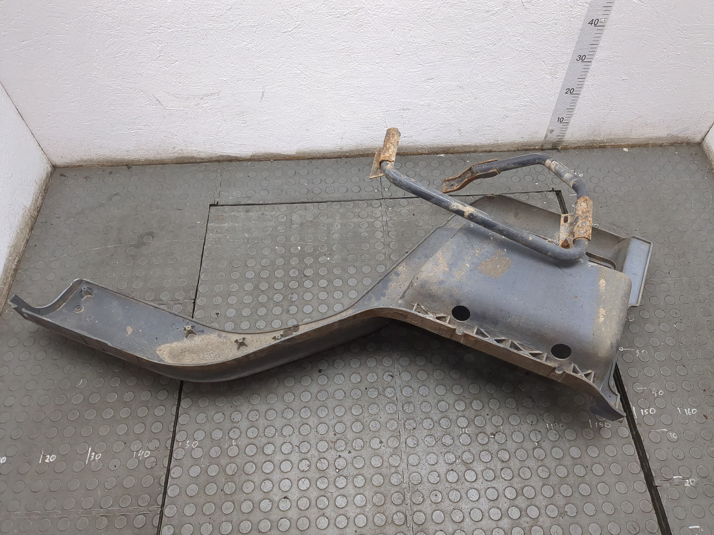 Подножка правая