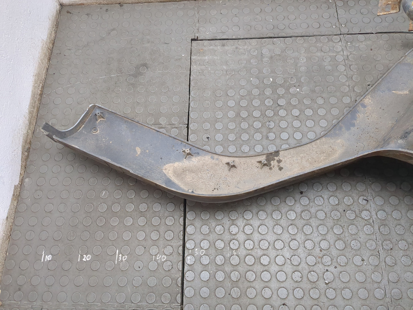 Подножка правая