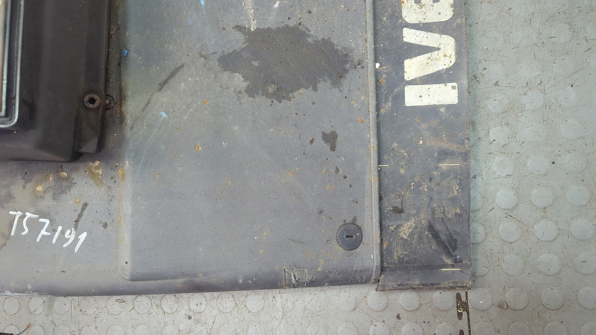 Крыло заднее правое