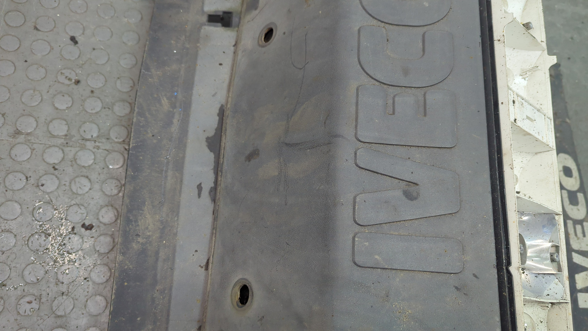 Крыло заднее правое