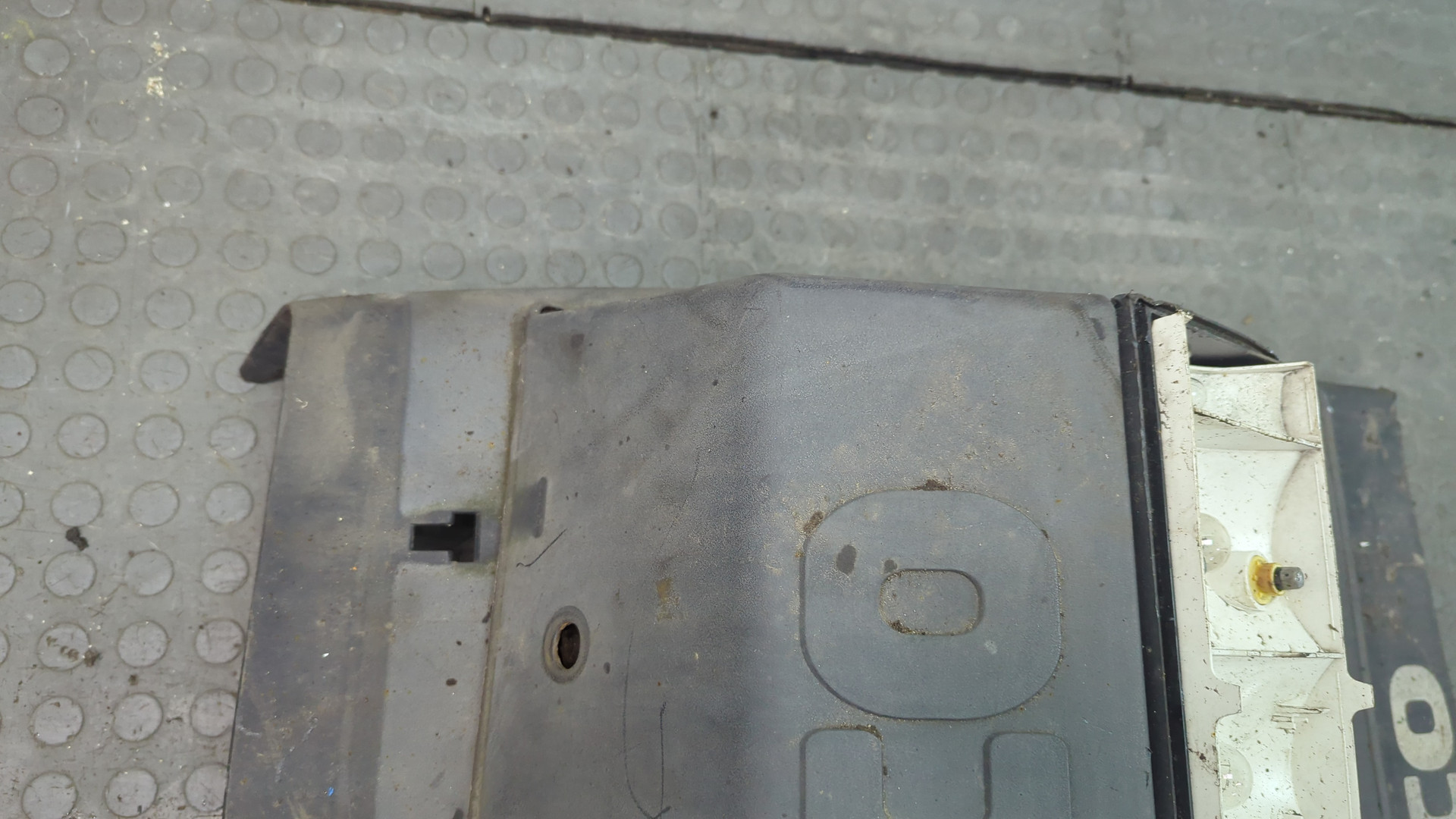 Крыло заднее правое