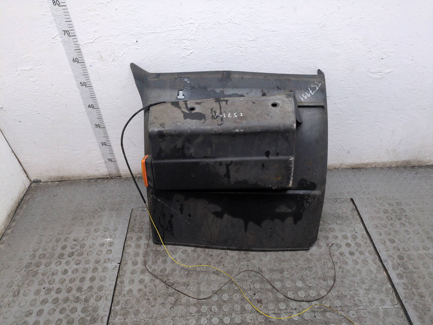 Крыло заднее левое