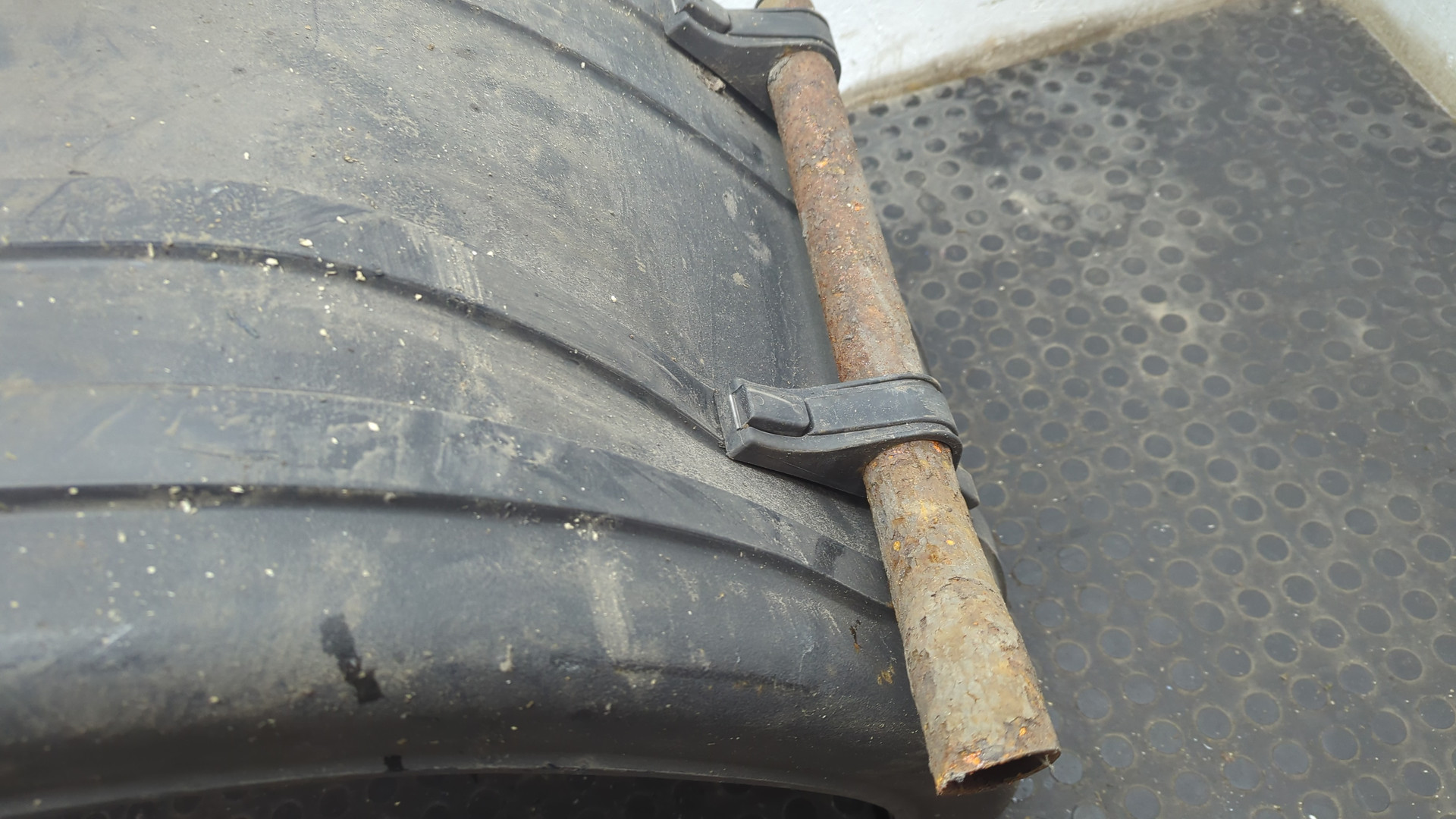 Крыло заднее левое