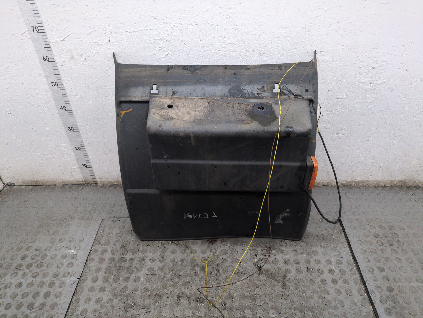 Крыло заднее правое