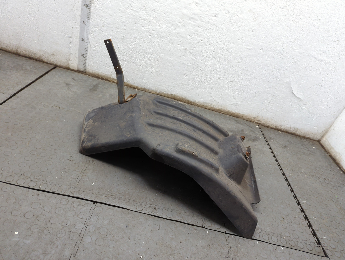 Локер передний левый