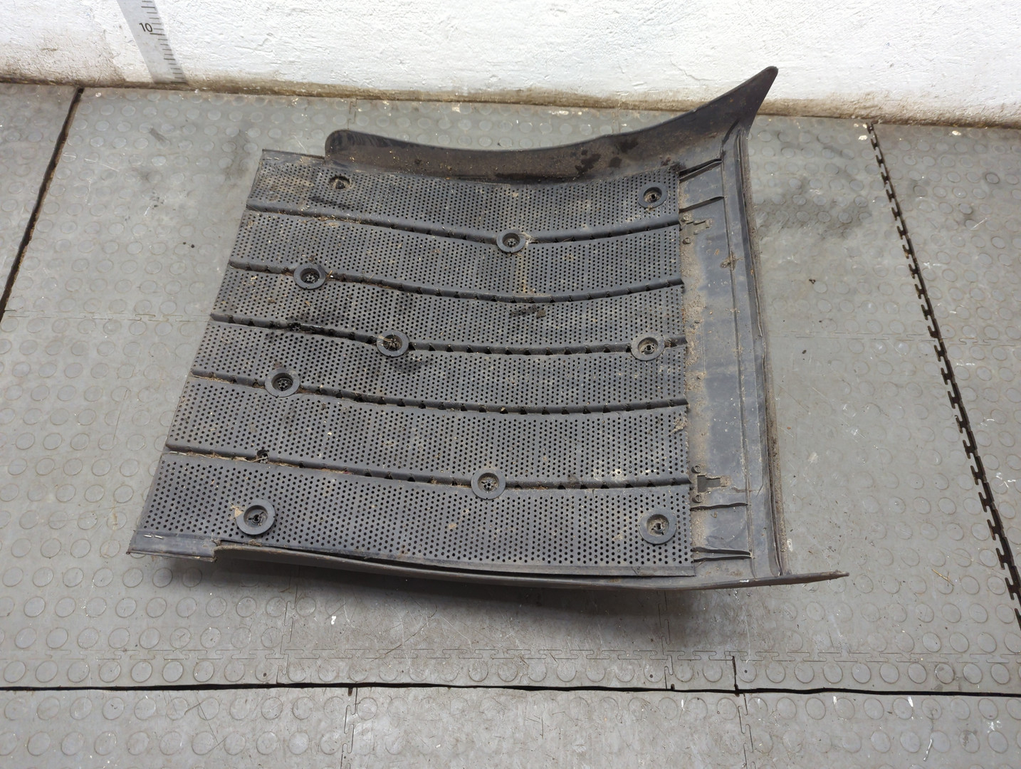 Крыло заднее левое