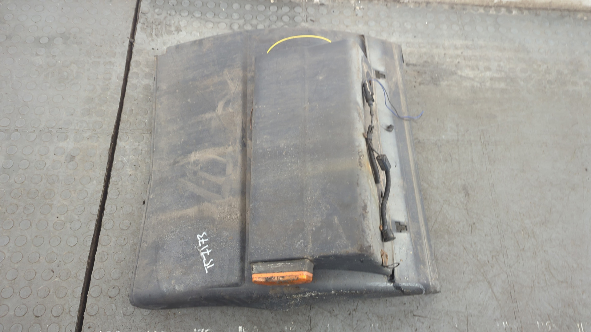 Крыло заднее правое