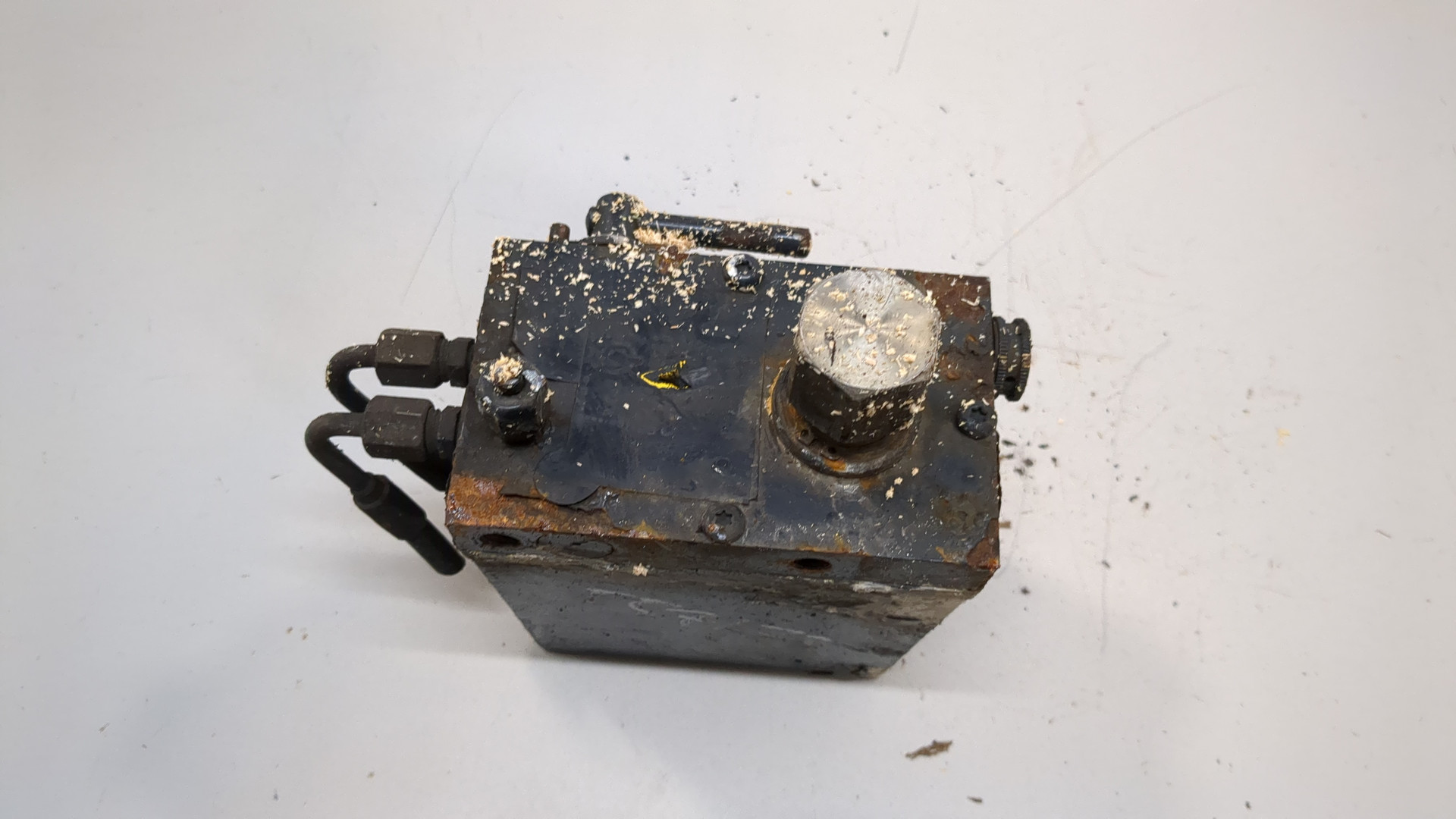 Насос подъема кабины