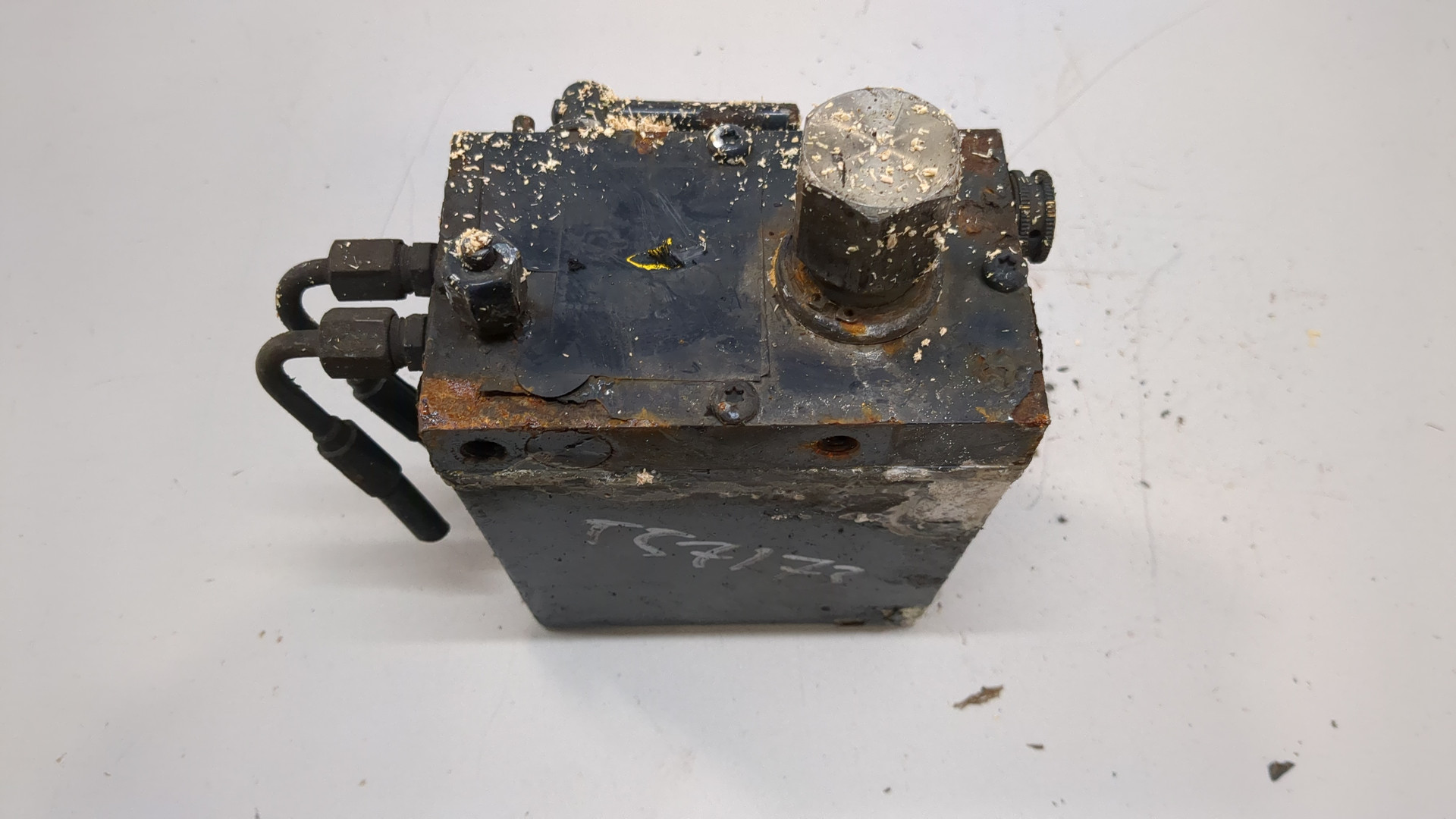 Насос подъема кабины