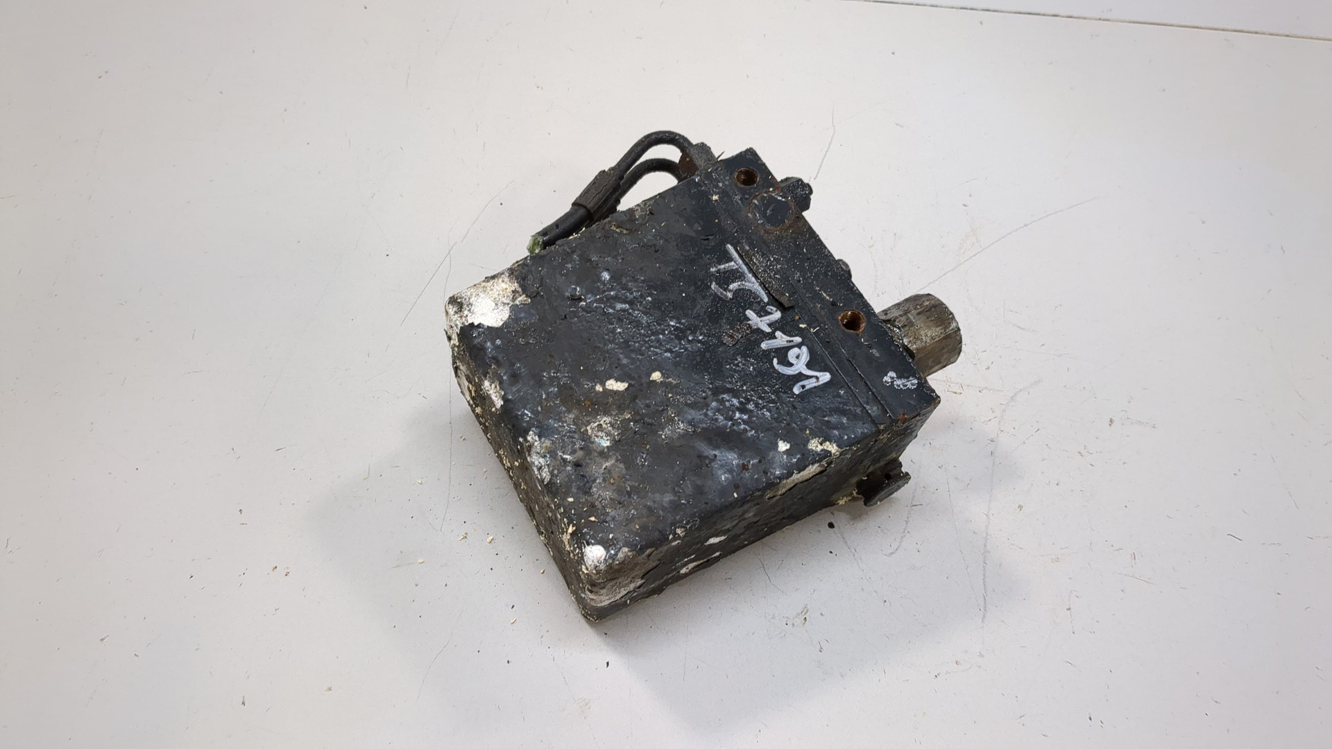 Насос подъема кабины