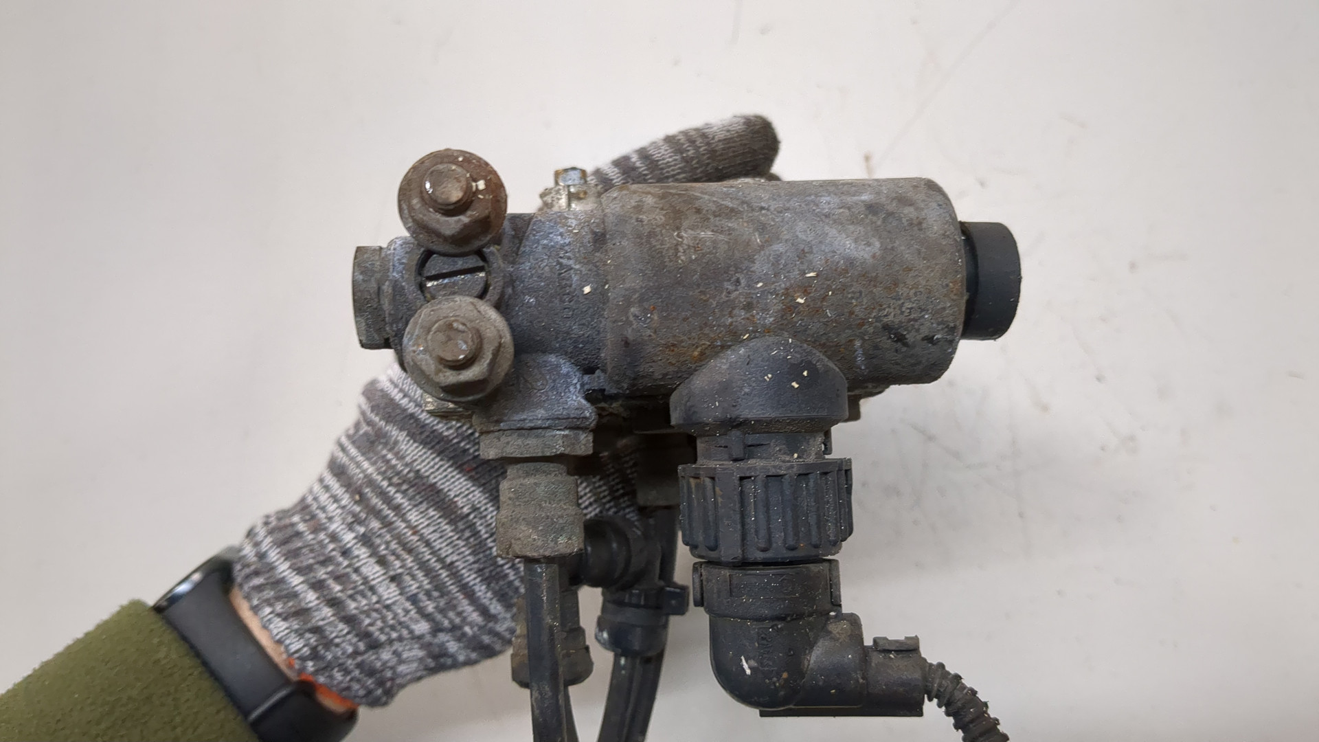 Распределитель тормозных сил