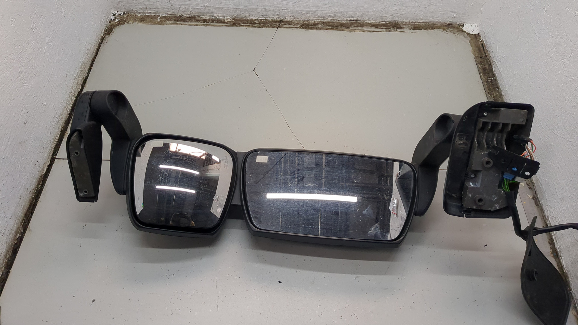 Зеркало правое электрическое