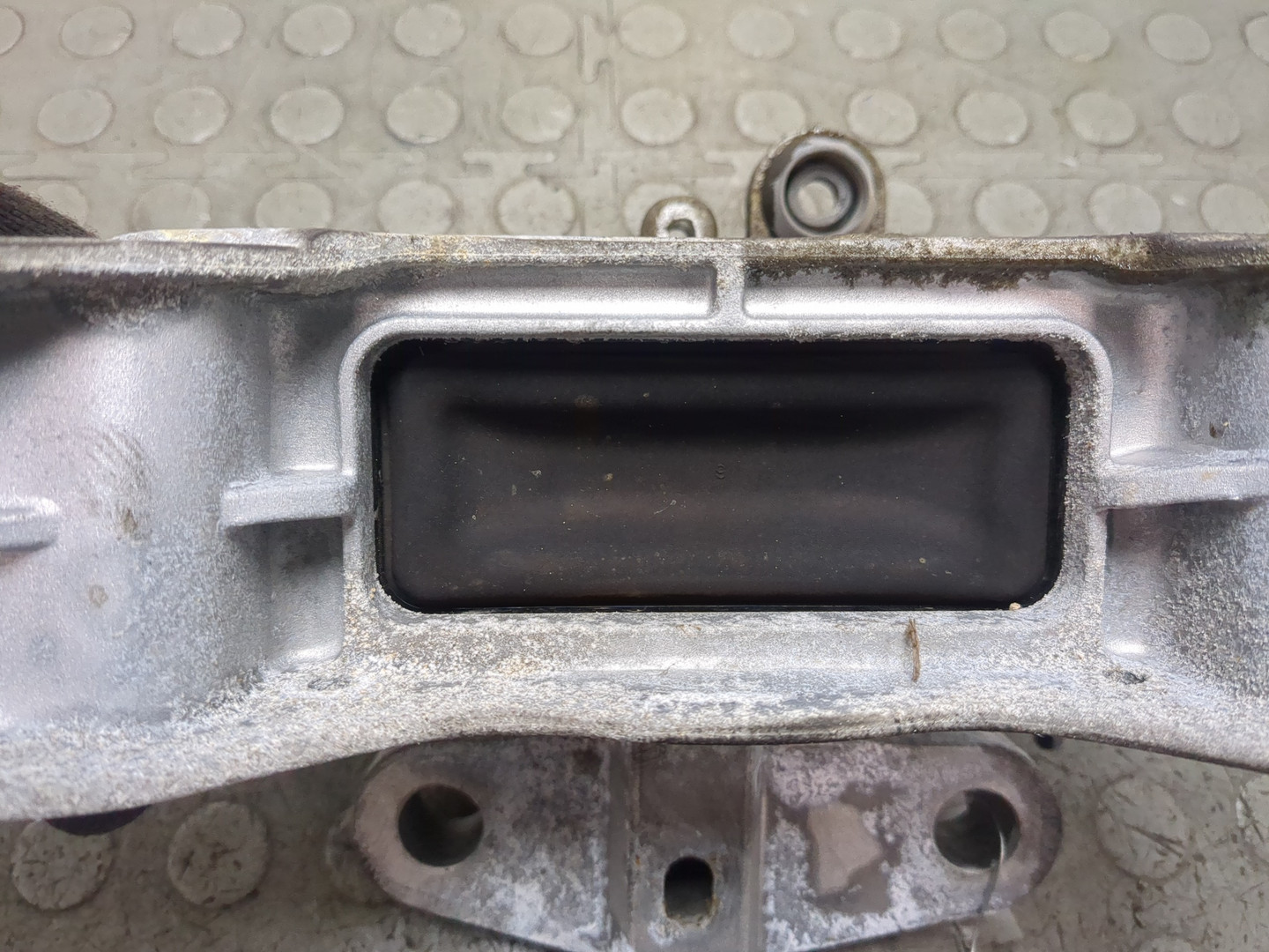 Опора двигателя