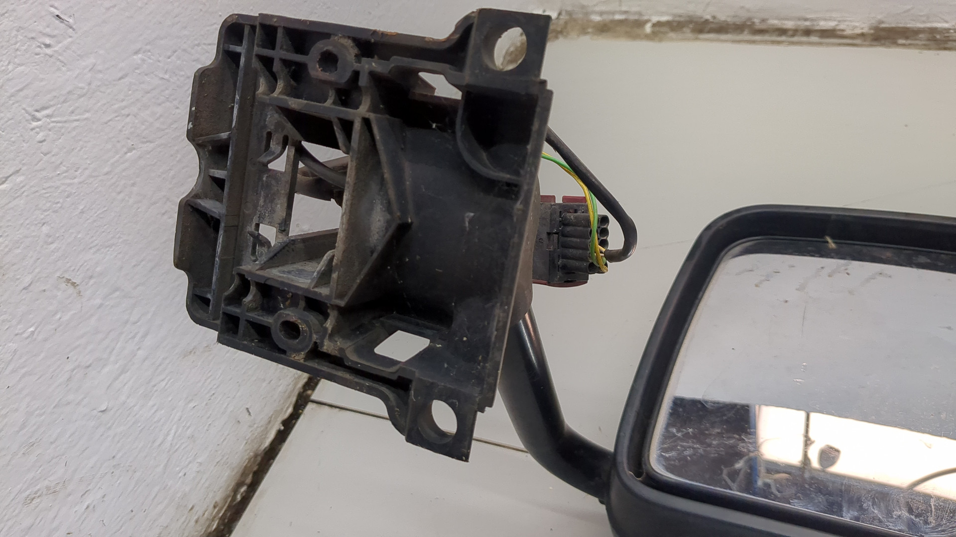 Зеркало левое электрическое