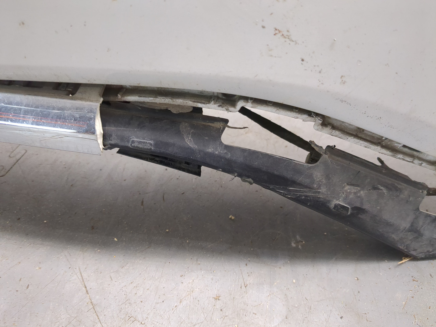 Бампер передний